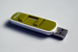 USB-Stick; Bild: Find-das-Bild.de / Michael Schnell