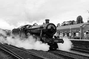 Dampflokomotive; Bild: Gary Doughty auf Unsplash