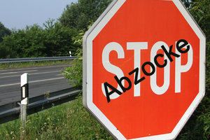 Stoppschild mit Aufschrift: Abzocke; Bild: Internet-ABC